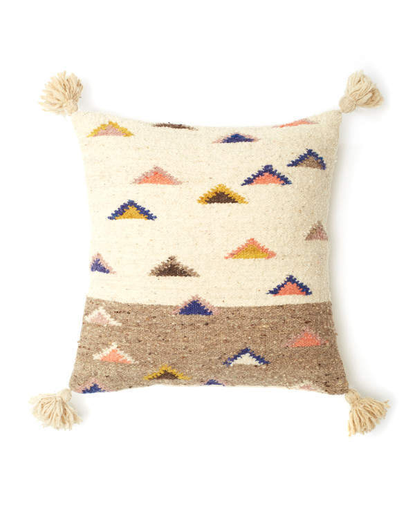 Pillow_Triangle_2020_076-600x750