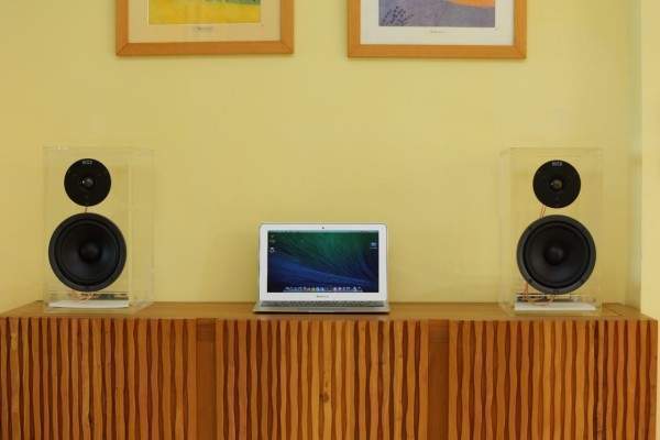 ONEclassic-speakers-02-600x400