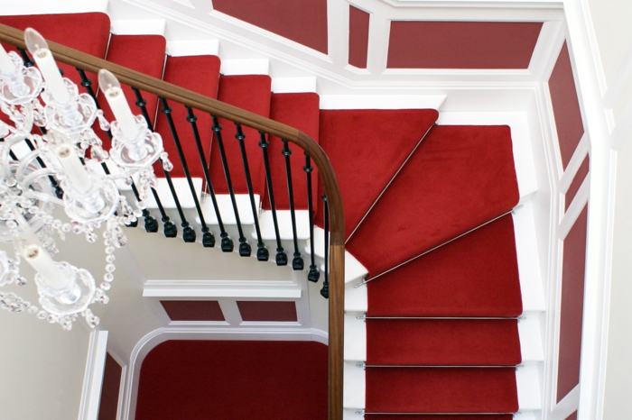 tapis d'escalier de couleur rouge vif, moderne archz
