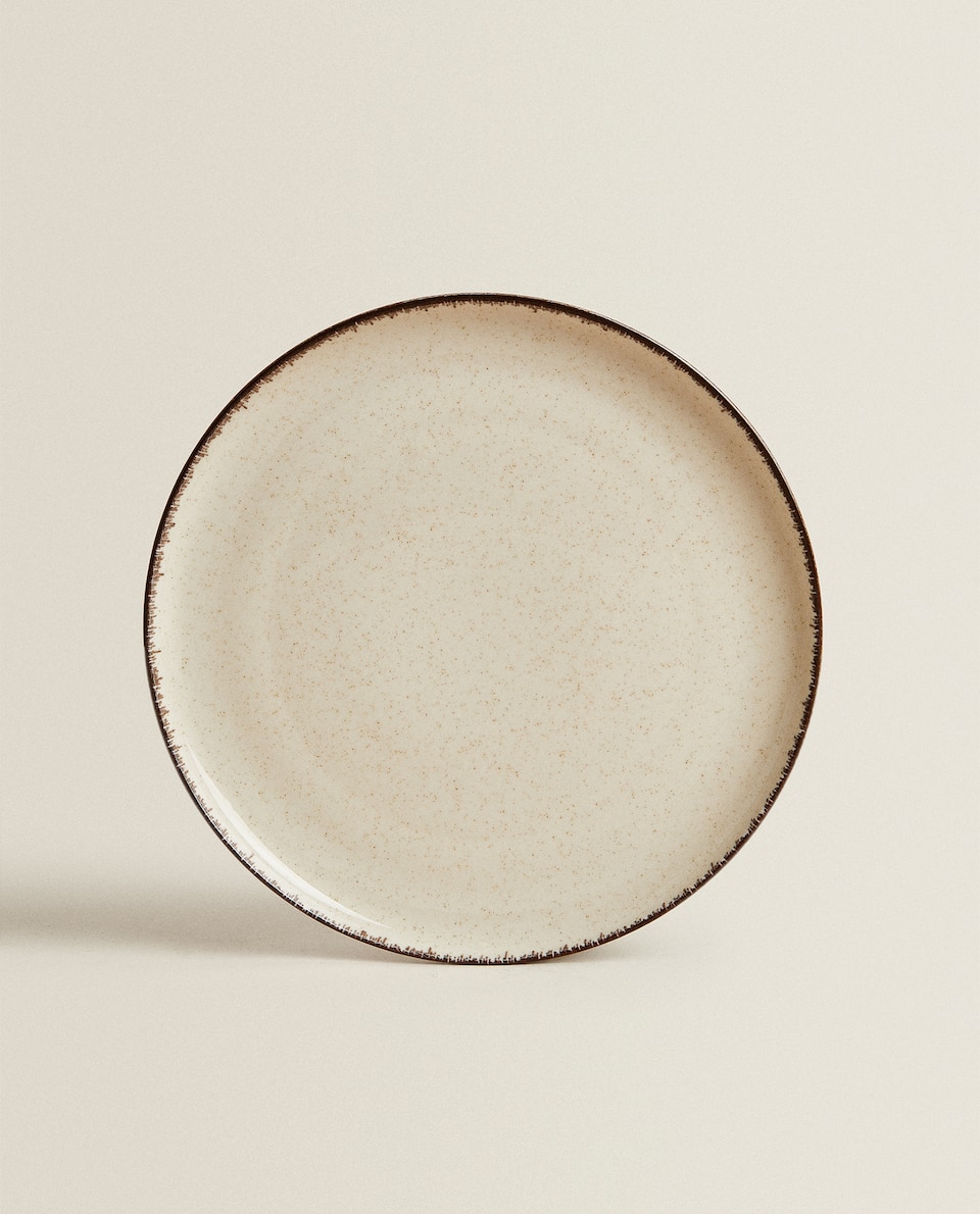 assiette plate en porcelaine couleur terre vaisselle