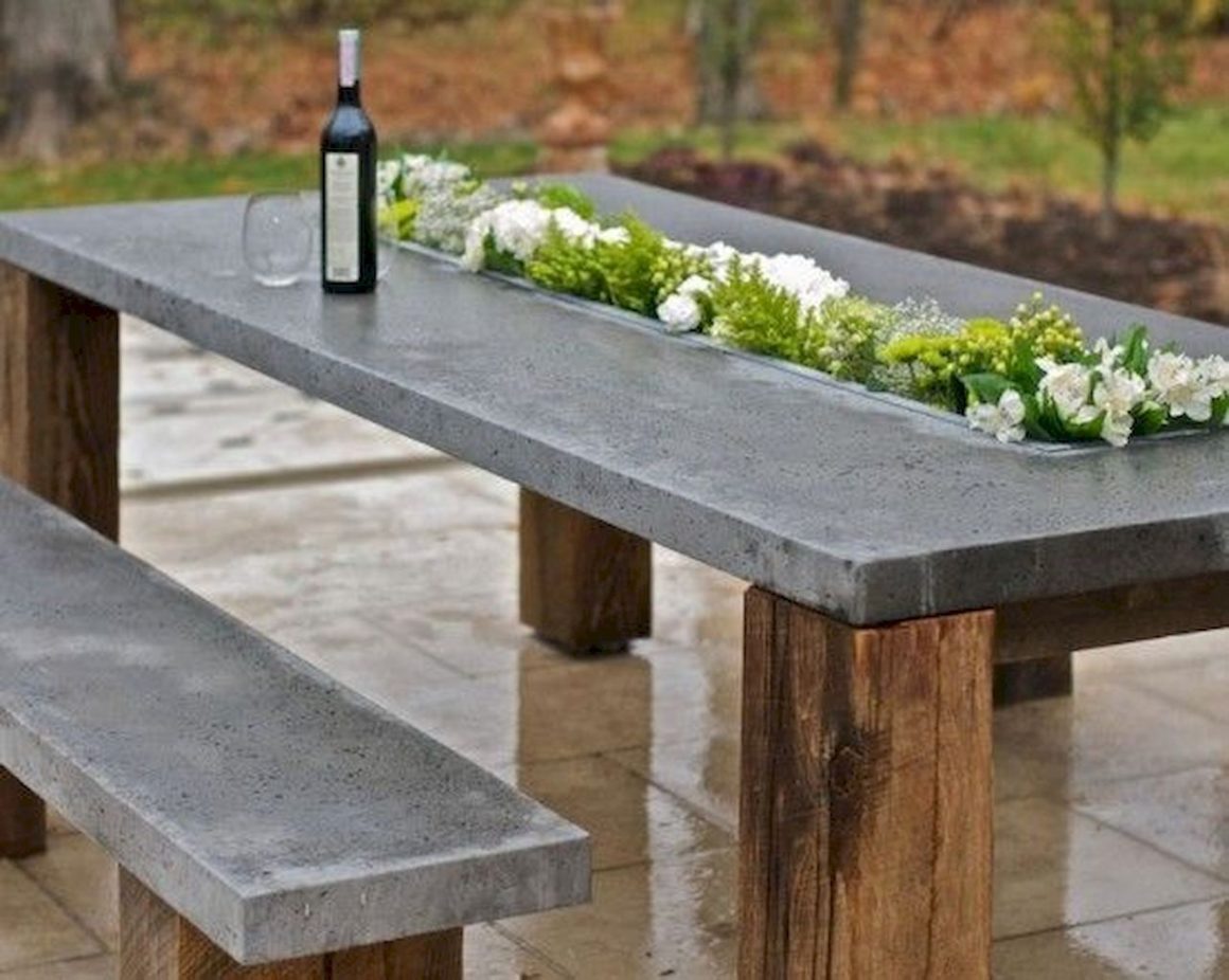 Banc et table à manger extérieur en béton avec piétements en bois naturel jardin