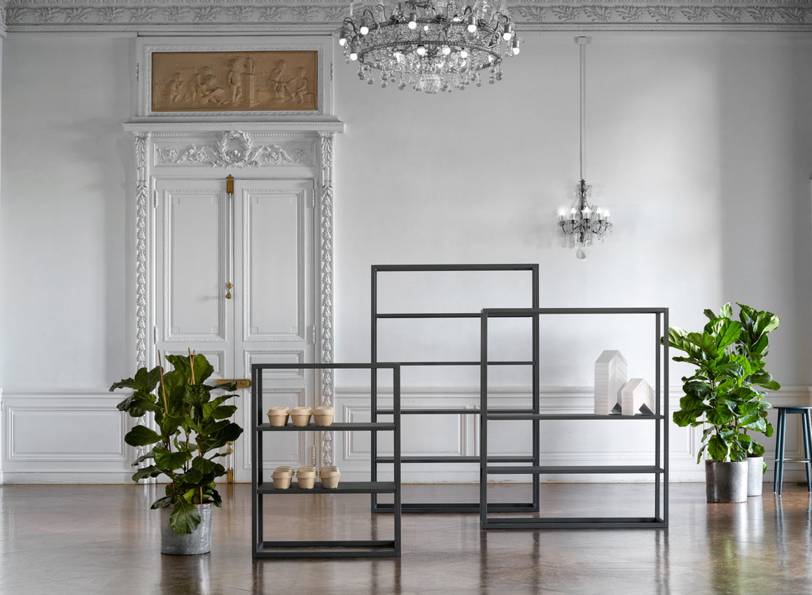 3 étagères de tailles différentes Dry Ondarreta en metal noir collection Black Furniture