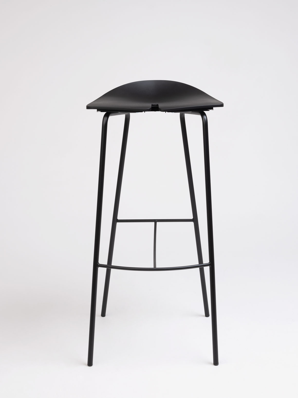 Tabouret Ant H68 noir en acier collection Black Furniture ondarreta
