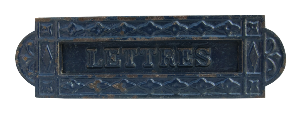 entrée de boîte aux lettres ancienne bleu en fonte et ornementé : lettres